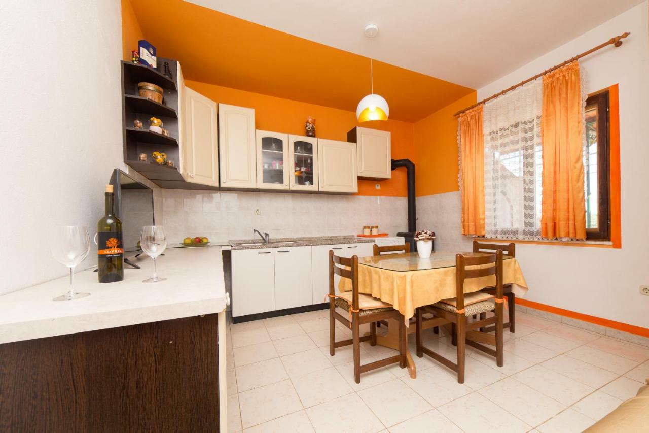 Guest House Pelja Plano Εξωτερικό φωτογραφία