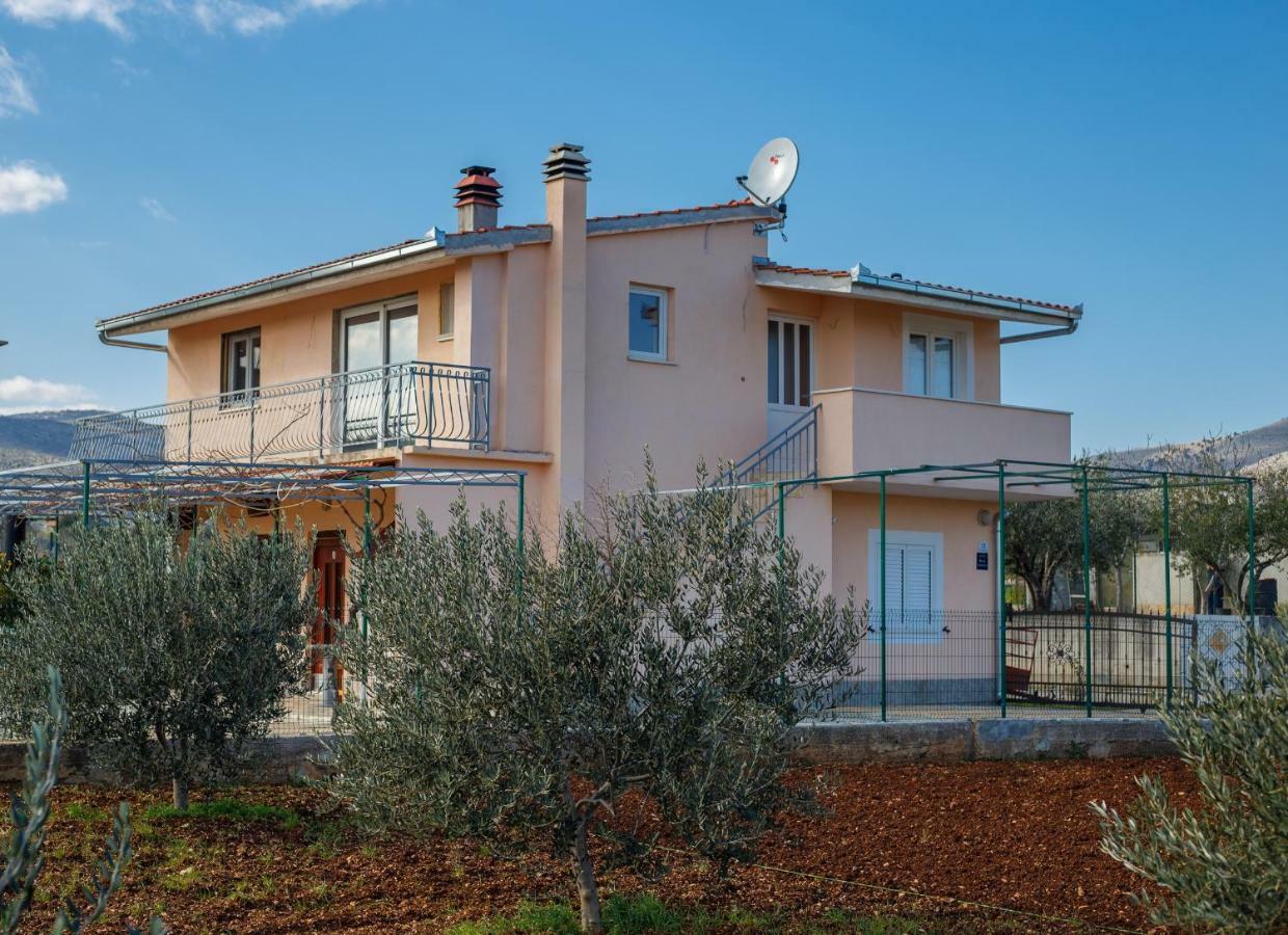 Guest House Pelja Plano Εξωτερικό φωτογραφία