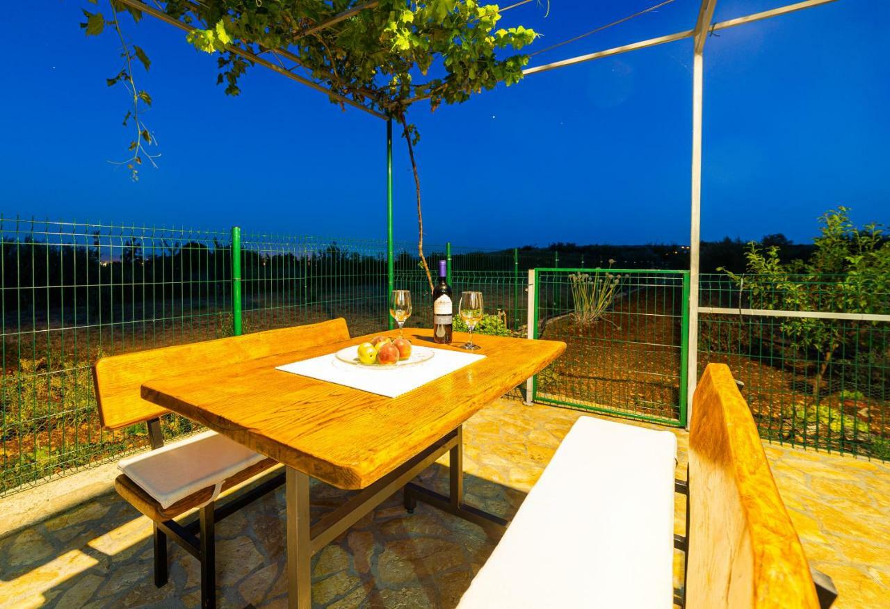 Guest House Pelja Plano Εξωτερικό φωτογραφία